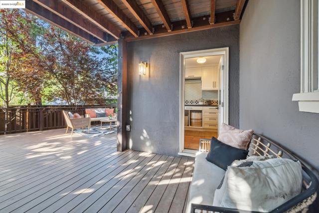 733 Carlston Ave., Oakland CA: https://media.crmls.org/mediaz/6b2153bf-a8fa-4575-9dae-e22f924ca179.jpg