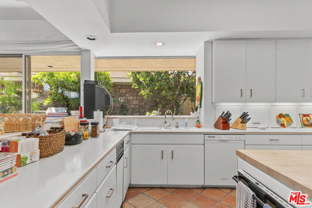 7 Churchill Lane, Rancho Mirage CA: https://media.crmls.org/mediaz/6b221401-9dba-49af-bef0-89b8ec54da4a.jpg