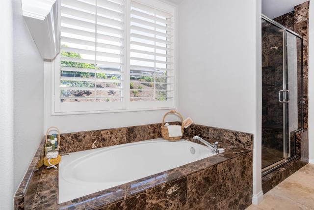 7866 Calle Oliva, Carlsbad CA: https://media.crmls.org/mediaz/6b227402-7363-4b44-802d-3f90f3e19ace.jpg