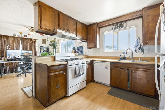 3389 91 C Street, San Diego CA: https://media.crmls.org/mediaz/6b22942c-469a-40a1-8986-7a8521dd1de2.jpg