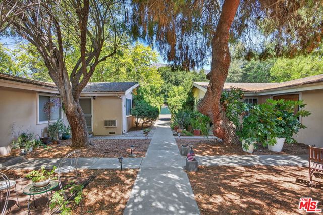601 Grand Avenue photo 2