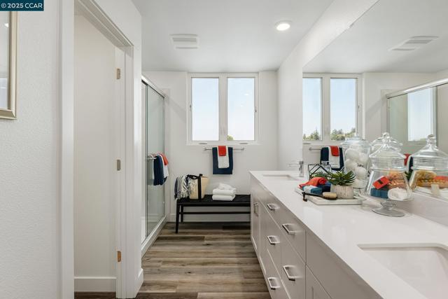 27263 Lumina Ct, Hayward CA: https://media.crmls.org/mediaz/6b24592e-ad5f-49ff-b8fc-1ffefccd421f.jpg