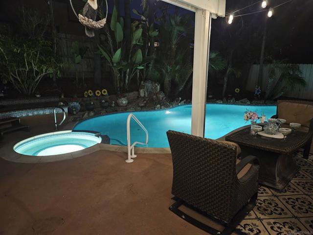 4475 Saint Andrews Place, Oceanside CA: https://media.crmls.org/mediaz/6b246895-5baa-47b4-b120-e85b913a40fe.jpg