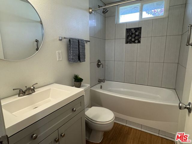 Image 15 of 27 For 41760 Largo  