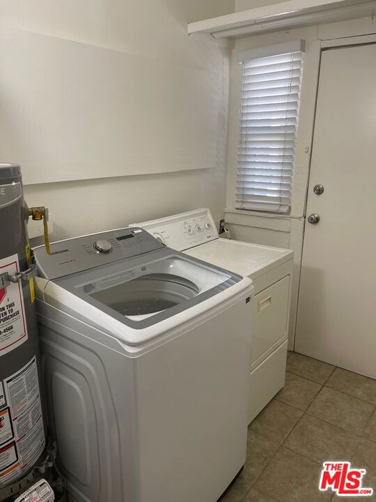 1406 2nd Avenue, Los Angeles CA: https://media.crmls.org/mediaz/6b25c8b9-a793-4339-9f66-c3411450f7c2.jpg