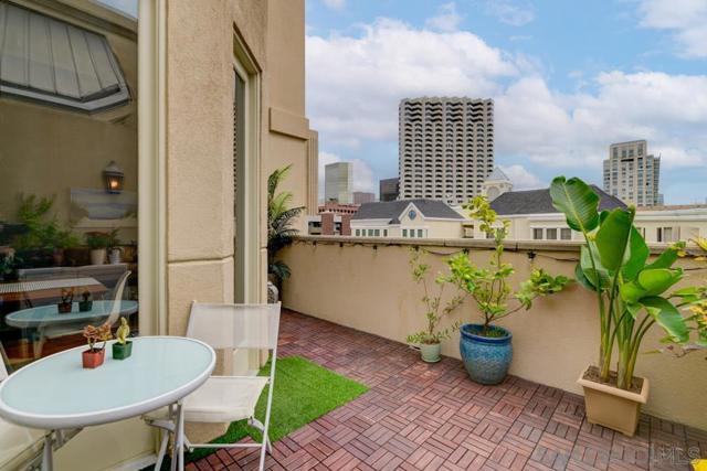 650 Columbia St, San Diego, California 92101, 2 Bedrooms Bedrooms, ,2 BathroomsBathrooms,Condominium,For Sale,Columbia St,240022339SD