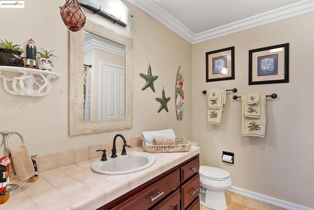 5090 Double Point Way, Discovery Bay CA: https://media.crmls.org/mediaz/6b269f25-87ff-48cd-b78b-b7d008d162d2.jpg