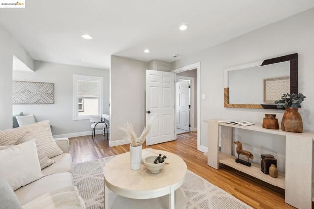 Image 17 of 56 For 4015 Rhoda Ave