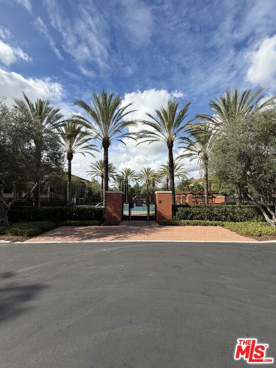 65 Plateau, Irvine CA: https://media.crmls.org/mediaz/6b271e1b-5554-4e2f-a625-d595515094ee.jpg