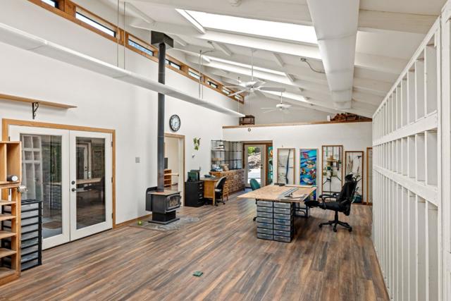 994 Laurel Grove Drive, Soquel CA: https://media.crmls.org/mediaz/6b2758d9-bad8-4f19-86dc-057d03bf995b.jpg