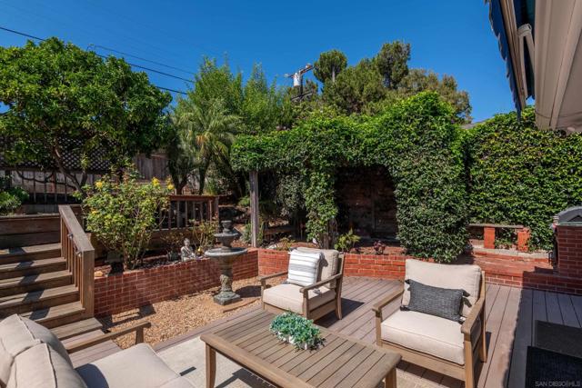 4027 Narragansett Ave, San Diego CA: https://media.crmls.org/mediaz/6b27a464-f80e-46b1-b648-0a23b0103fe0.jpg