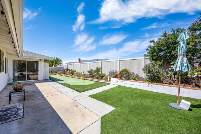12466 Senda Rd, San Diego CA: https://media.crmls.org/mediaz/6b27b17e-3d03-4497-b3db-2319ab84a386.jpg
