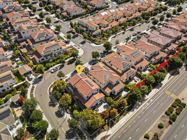 42059 Vinha Way, Fremont CA: https://media.crmls.org/mediaz/6b27fdcb-e66c-49c9-9174-16406868b16d.jpg