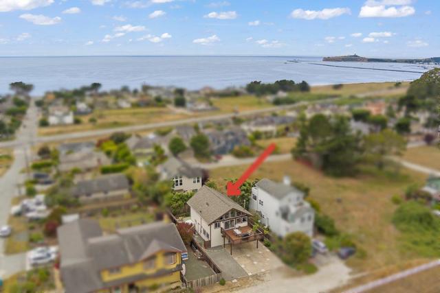 350 6th Avenue, Half Moon Bay CA: https://media.crmls.org/mediaz/6b281051-02b8-46c8-9913-9bf0a2e672b5.jpg