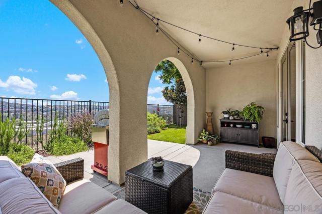 2045 Silverado St, San Marcos CA: https://media.crmls.org/mediaz/6b2849ad-d186-4455-bb60-bcc0921dd328.jpg