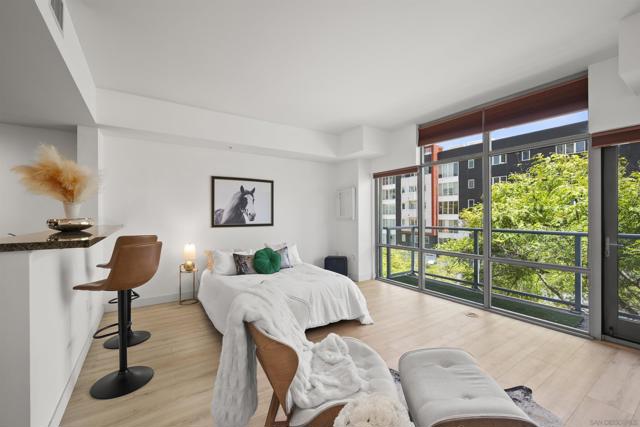 206 Park Blvd, San Diego CA: https://media.crmls.org/mediaz/6b287dc8-3b8b-491b-ba59-f5e5af851bb0.jpg