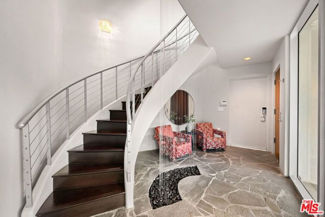 28177 Rey De Copas Lane, Malibu CA: https://media.crmls.org/mediaz/6b28f826-2e67-4c4b-a8b3-93a64cd9e622.jpg