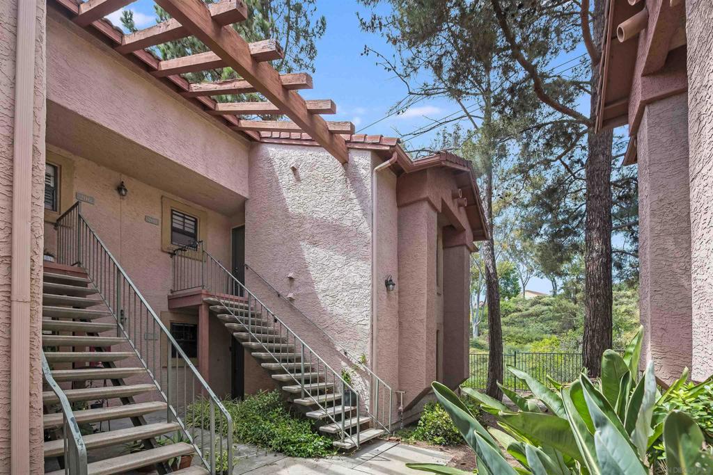 12051 Alta Carmel Ct