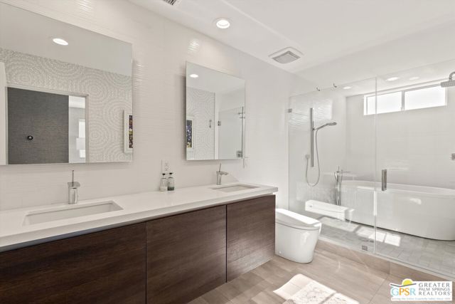 1062 Hunter Drive, Palm Springs CA: https://media.crmls.org/mediaz/6b290d64-8f84-4014-88de-19f50b52bd3f.jpg