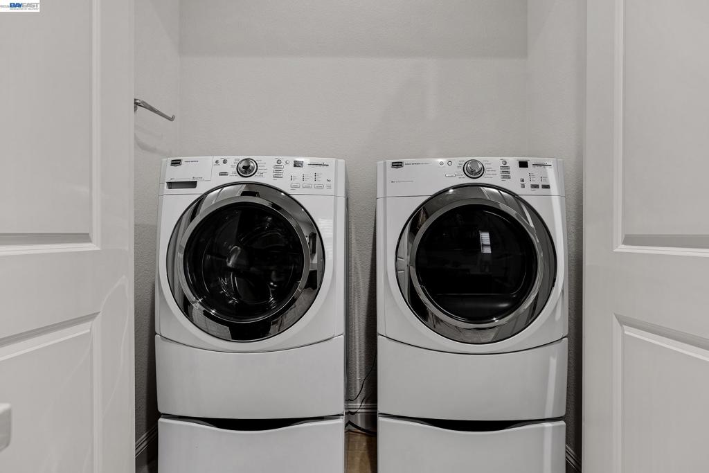 https://media.crmls.org/mediaz/6b29b5f6-a127-4fc1-8b85-4b26fadb8708.jpg?preset=X-Large