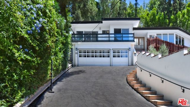 4654 Encino Avenue photo 3