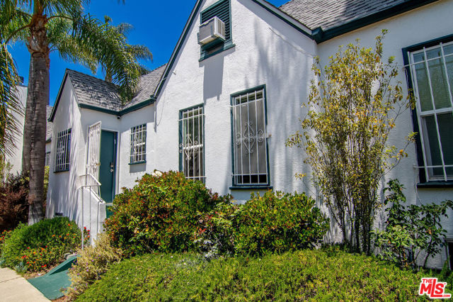 500 N Alta Vista Boulevard, Los Angeles CA: https://media.crmls.org/mediaz/6b2c15c6-2c6e-4dff-af27-b1b99ff760ff.jpg