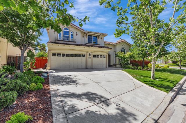 18898 Bellgrove Circle, Saratoga CA: https://media.crmls.org/mediaz/6b2c4e36-1931-4b9c-b2d9-90c6a7b8db6a.jpg