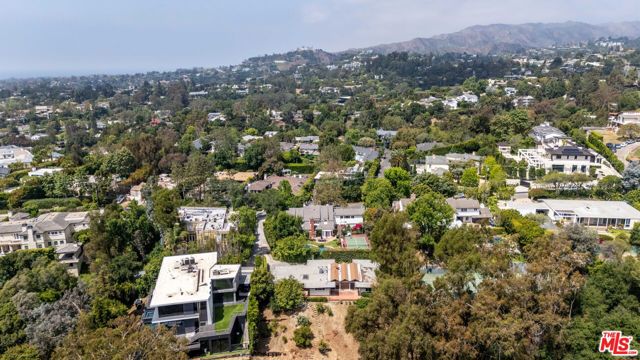 Drew Fenton | 656 N Bonhill Road Los Angeles CA | MLS: 7538623