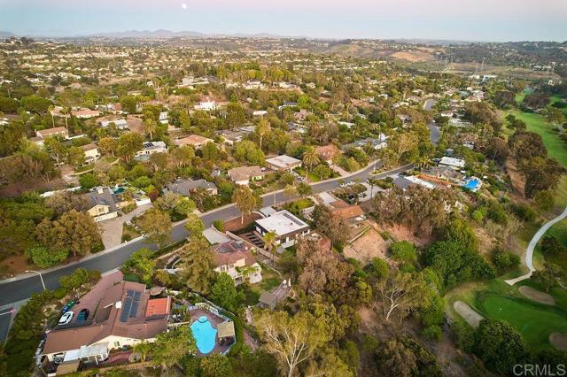 2025 Valley Road, Oceanside CA: https://media.crmls.org/mediaz/6b2d42a0-ac7e-4ce5-bf40-77bce453311b.jpg