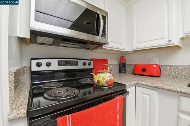 3120 Ptarmigan Dr., Walnut Creek CA: https://media.crmls.org/mediaz/6b2d6dac-2eff-48d3-8f14-660cc0153f1d.jpg