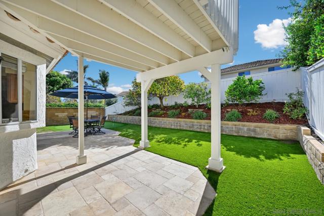 2198 Redwood Crst, Vista CA: https://media.crmls.org/mediaz/6b2d8910-4a86-45ed-be38-cbaf270e6c99.jpg