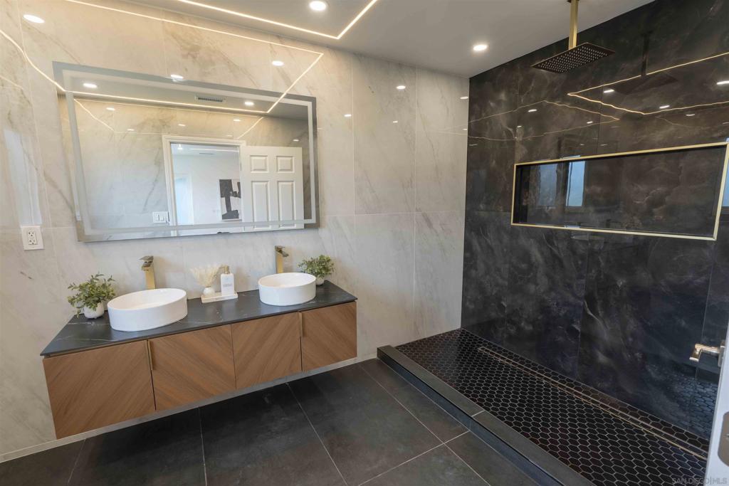 MLS #250039460SD image #40