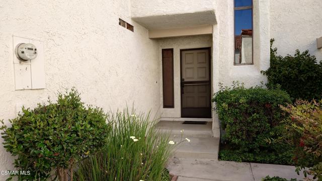 722 Blue Oak Avenue, Newbury Park CA: https://media.crmls.org/mediaz/6b2e2aaa-07c5-4e88-afc5-6c3886ff7f75.jpg