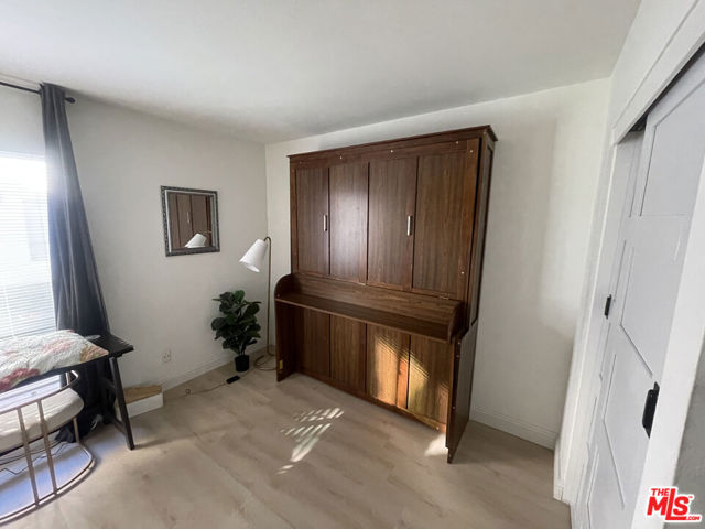 5245 Coldwater Canyon Avenue, Sherman Oaks CA: https://media.crmls.org/mediaz/6b2e8aea-e378-4e34-ae93-a9bde2283e85.jpg