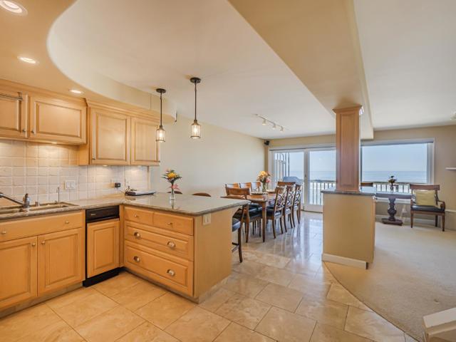 372 Oceanview Drive, La Selva Beach CA: https://media.crmls.org/mediaz/6b2e964e-d8fc-4d90-9316-b444aaa0a81b.jpg