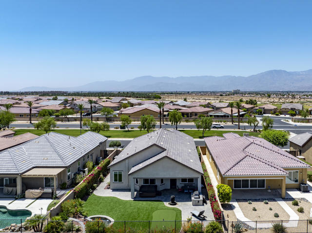 84994 Bedero Court, Indio CA: https://media.crmls.org/mediaz/6b2f2982-fc34-427a-aff4-d5a8143bb054.jpg