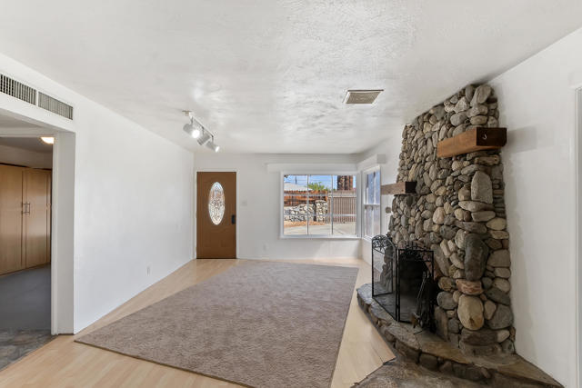 3933 E Calle San Antonio, Palm Springs CA: https://media.crmls.org/mediaz/6b2f3791-3b4f-45fa-9f73-a3e4ecc5a579.jpg