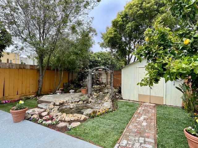 32 Cross Street, San Francisco CA: https://media.crmls.org/mediaz/6b2fc8f2-d3c7-4256-8b26-ffb252eb2607.jpg