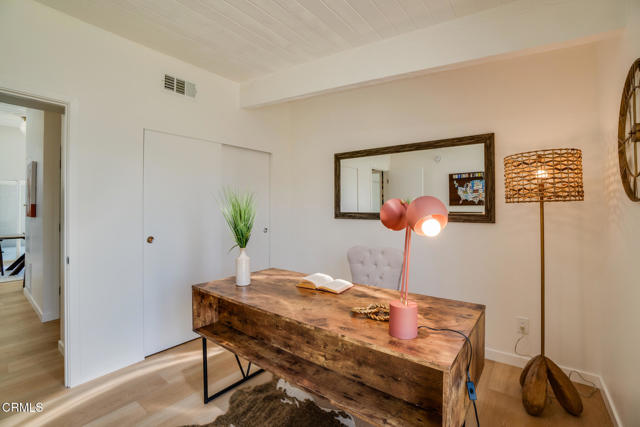 2839 N Davis Way, Palm Springs CA: https://media.crmls.org/mediaz/6b2ff8f9-b2c9-4a15-93a7-9b1ae391ecdb.jpg
