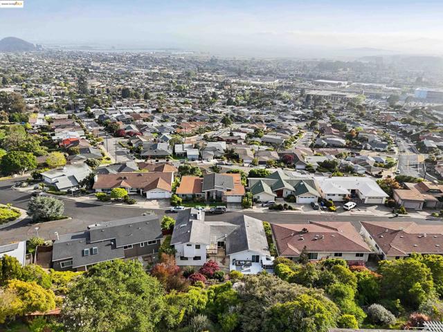 2008 Tamalpais Ave, El Cerrito CA: https://media.crmls.org/mediaz/6b303f50-26f1-42c8-96ba-72b386283b0f.jpg