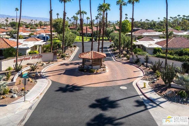 733 N Via Acapulco, Palm Springs CA: https://media.crmls.org/mediaz/6b306803-0c97-4bf3-9dab-9c52953f1191.jpg