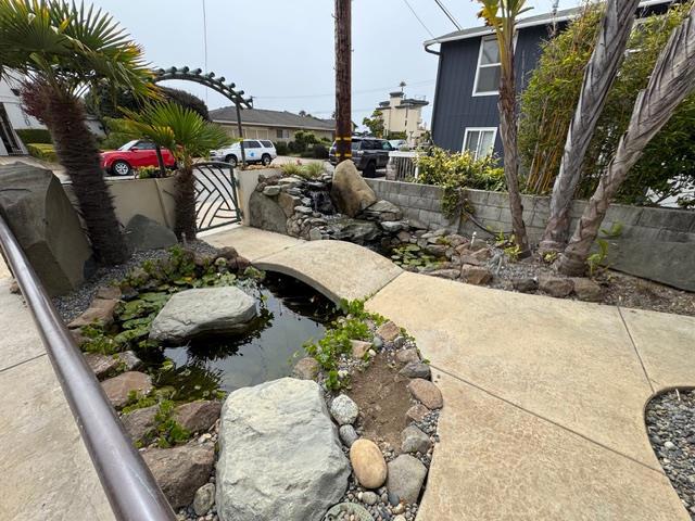 131 30th Avenue, Santa Cruz CA: https://media.crmls.org/mediaz/6b30a2bb-96d9-4d60-80b3-460f73b59987.jpg