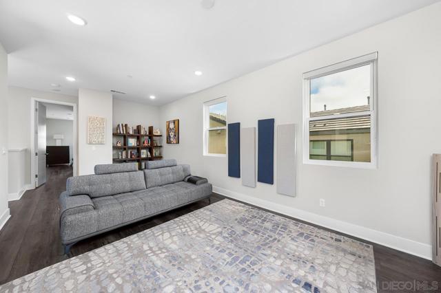13722 Canyon Loop Trl, San Diego CA: https://media.crmls.org/mediaz/6b30ecde-2a8e-475c-95d8-67d4792c2916.jpg
