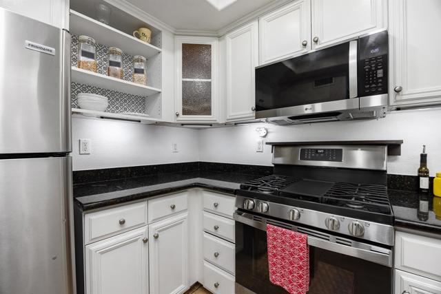 Detail Gallery Image 9 of 25 For 5034 Los Morros Way #62,  Oceanside,  CA 92057 - 2 Beds | 2 Baths