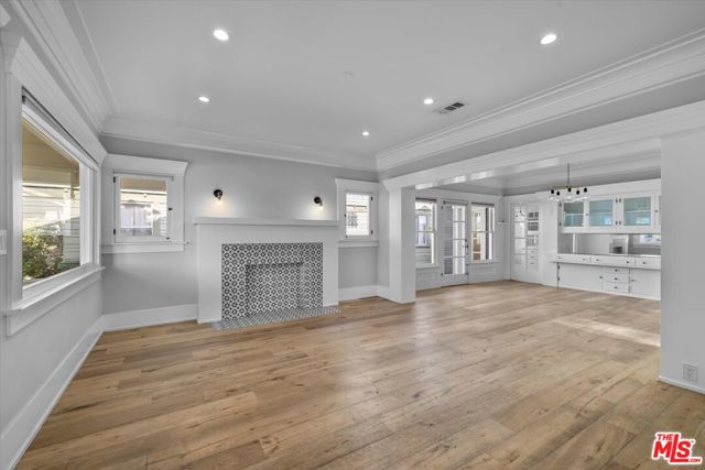 1828 W 43rd Place, Los Angeles CA: https://media.crmls.org/mediaz/6b316ce8-454d-4ede-bcbb-762dd9f859f0.jpg