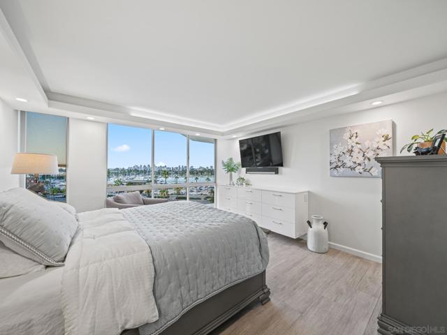 1750 Avenida Del Mundo, Coronado CA: https://media.crmls.org/mediaz/6b319f9f-0ce2-4fb5-b928-712bdd2552db.jpg