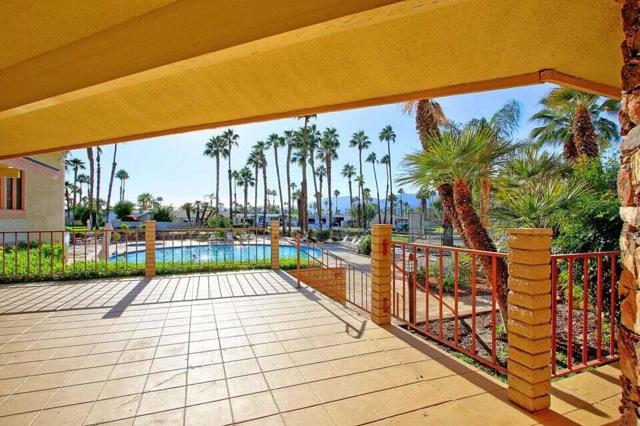 14 International Boulevard, Rancho Mirage CA: https://media.crmls.org/mediaz/6b32033d-61e6-48df-9d8f-ff7fac5b6a2d.jpg