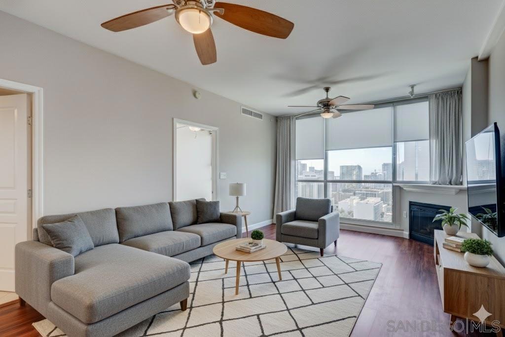 300 W Beech St #2101