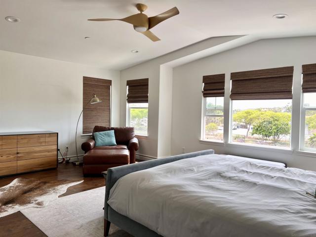 517 N Cedros, Solana Beach CA: https://media.crmls.org/mediaz/6b329031-d493-400b-a01d-a406ea75fdc8.jpg