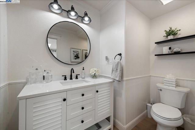 325 Crest Ave, Alamo CA: https://media.crmls.org/mediaz/6b33658a-a5a8-4416-a4e8-a67a2301010b.jpg